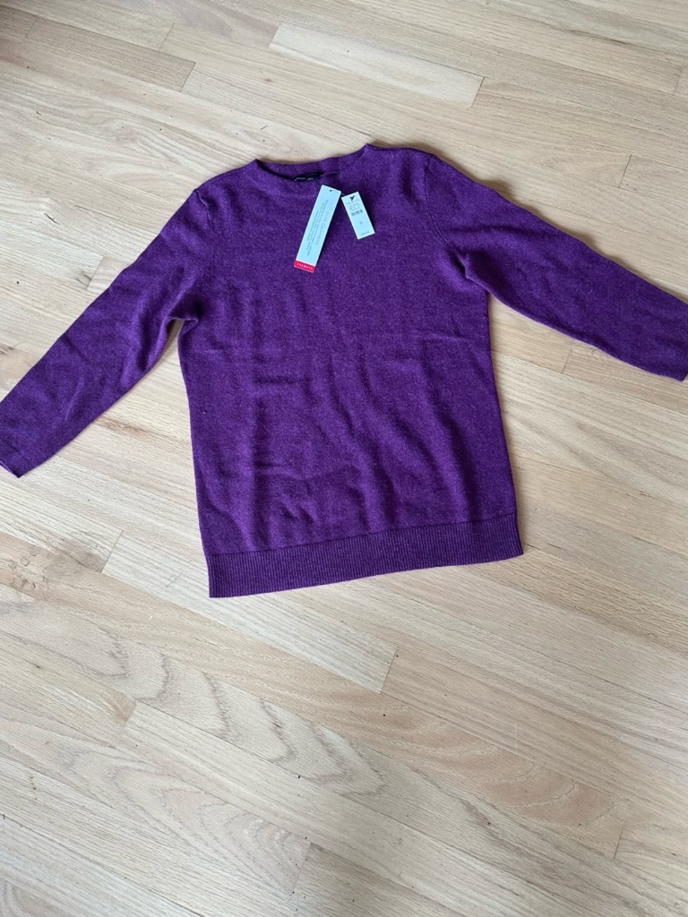 NWT Talbots 100% cashmere Women’s Crewneck Sweater in Plum Size S